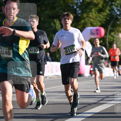 07.09.2025 - BARMER Alsterlauf Dr. Thomas Lammeyer http://msf.ph/oto/8707159 07.09.2025 09:26:41 Laufen 5246, 6193, 6116 meine-sportfotos.de