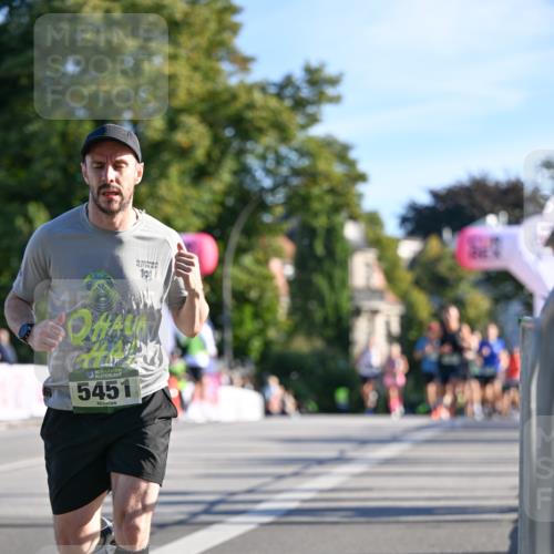 07.09.2025 - BARMER Alsterlauf Dr. Thomas Lammeyer http://msf.ph/oto/8707226 07.09.2025 09:26:55 Laufen 10, 3, 5451 meine-sportfotos.de