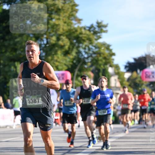 07.09.2025 - BARMER Alsterlauf Dr. Thomas Lammeyer http://msf.ph/oto/8707234 07.09.2025 09:27:01 Laufen 5387, 50, 5200 meine-sportfotos.de