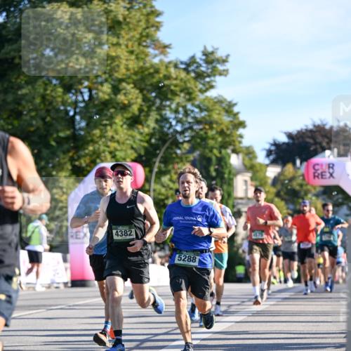 07.09.2025 - BARMER Alsterlauf Dr. Thomas Lammeyer http://msf.ph/oto/8707236 07.09.2025 09:27:02 Laufen 4382, 5288, 1575 meine-sportfotos.de