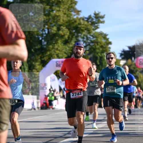 07.09.2025 - BARMER Alsterlauf Dr. Thomas Lammeyer http://msf.ph/oto/8707264 07.09.2025 09:27:07 Laufen 458, 2742, 363, 2025, 5798 meine-sportfotos.de