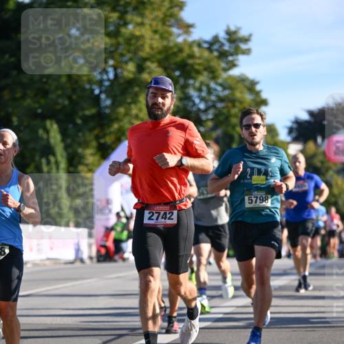07.09.2025 - BARMER Alsterlauf Dr. Thomas Lammeyer http://msf.ph/oto/8707266 07.09.2025 09:27:07 Laufen 2742, 5798 meine-sportfotos.de
