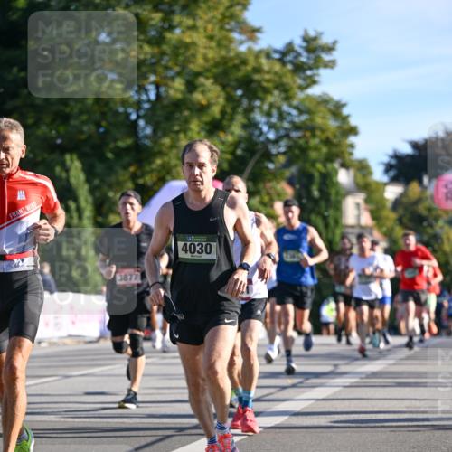 07.09.2025 - BARMER Alsterlauf Dr. Thomas Lammeyer http://msf.ph/oto/8707328 07.09.2025 09:27:19 Laufen 3877, 4030 meine-sportfotos.de