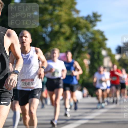 07.09.2025 - BARMER Alsterlauf Dr. Thomas Lammeyer http://msf.ph/oto/8707336 07.09.2025 09:27:20 Laufen 2601 meine-sportfotos.de