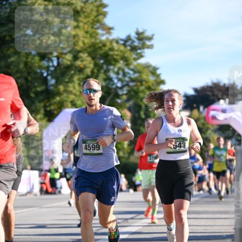 07.09.2025 - BARMER Alsterlauf Dr. Thomas Lammeyer http://msf.ph/oto/8707362 07.09.2025 09:27:25 Laufen 4599, 543 meine-sportfotos.de