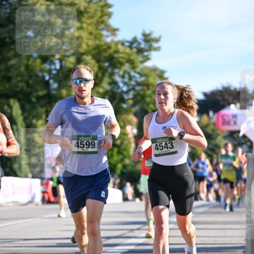 07.09.2025 - BARMER Alsterlauf Dr. Thomas Lammeyer http://msf.ph/oto/8707364 07.09.2025 09:27:25 Laufen 36, 4599, 6, 4543 meine-sportfotos.de