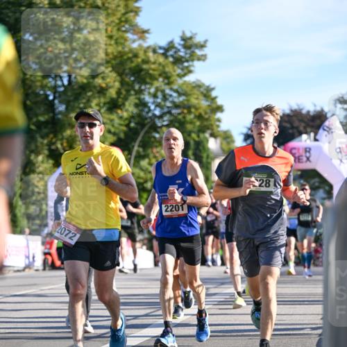 07.09.2025 - BARMER Alsterlauf Dr. Thomas Lammeyer http://msf.ph/oto/8707393 07.09.2025 09:27:32 Laufen 2072, 2201, 28 meine-sportfotos.de