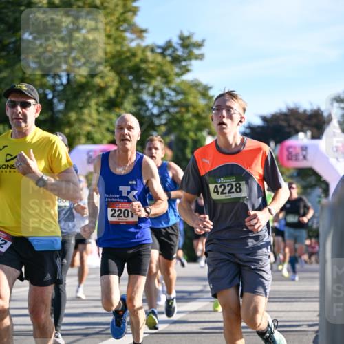 07.09.2025 - BARMER Alsterlauf Dr. Thomas Lammeyer http://msf.ph/oto/8707397 07.09.2025 09:27:32 Laufen 2, 2201, 4228 meine-sportfotos.de