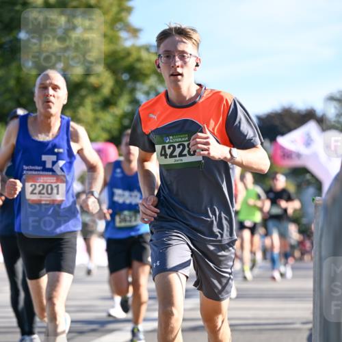 07.09.2025 - BARMER Alsterlauf Dr. Thomas Lammeyer http://msf.ph/oto/8707398 07.09.2025 09:27:33 Laufen 2201, 136, 422 meine-sportfotos.de