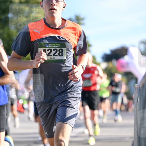 07.09.2025 - BARMER Alsterlauf Dr. Thomas Lammeyer http://msf.ph/oto/8707401 07.09.2025 09:27:33 Laufen 36, 228 meine-sportfotos.de