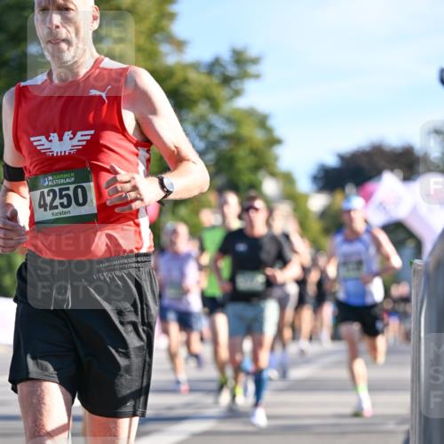 07.09.2025 - BARMER Alsterlauf Dr. Thomas Lammeyer http://msf.ph/oto/8707413 07.09.2025 09:27:35 Laufen 36, 4250 meine-sportfotos.de