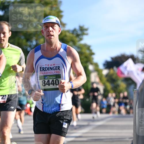 07.09.2025 - BARMER Alsterlauf Dr. Thomas Lammeyer http://msf.ph/oto/8707424 07.09.2025 09:27:38 Laufen 36, 8440 meine-sportfotos.de