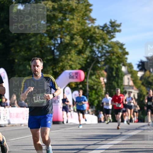 07.09.2025 - BARMER Alsterlauf Dr. Thomas Lammeyer http://msf.ph/oto/8707454 07.09.2025 09:27:48 Laufen 6163 meine-sportfotos.de
