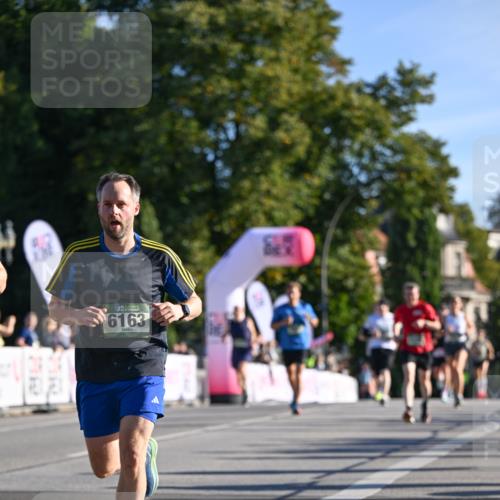 07.09.2025 - BARMER Alsterlauf Dr. Thomas Lammeyer http://msf.ph/oto/8707456 07.09.2025 09:27:48 Laufen 6163 meine-sportfotos.de
