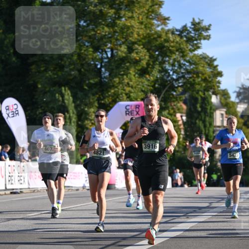 07.09.2025 - BARMER Alsterlauf Dr. Thomas Lammeyer http://msf.ph/oto/8707481 07.09.2025 09:27:53 Laufen 607, 4821, 4131, 3916, 5423, 4 meine-sportfotos.de
