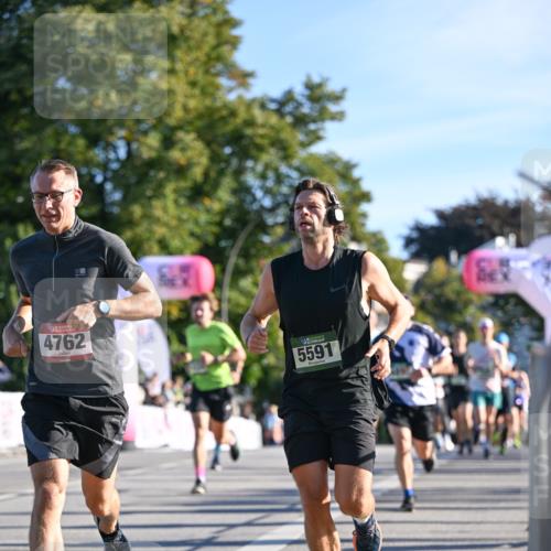 07.09.2025 - BARMER Alsterlauf Dr. Thomas Lammeyer http://msf.ph/oto/8707537 07.09.2025 09:28:04 Laufen 4762, 5591 meine-sportfotos.de