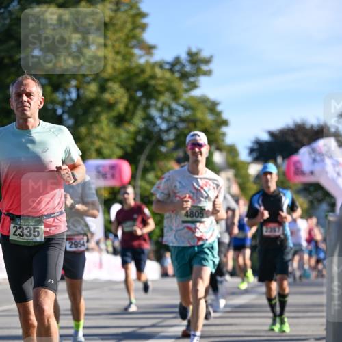 07.09.2025 - BARMER Alsterlauf Dr. Thomas Lammeyer http://msf.ph/oto/8707564 07.09.2025 09:28:09 Laufen 136, 2335, 2954, 4805, 2367 meine-sportfotos.de