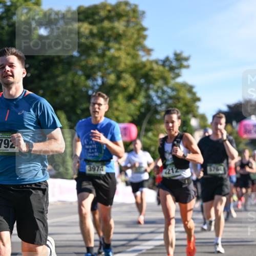 07.09.2025 - BARMER Alsterlauf Dr. Thomas Lammeyer http://msf.ph/oto/8707654 07.09.2025 09:28:29 Laufen 36, 792, 3974, 212, 5763, 54 meine-sportfotos.de