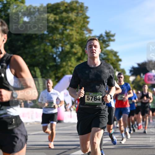 07.09.2025 - BARMER Alsterlauf Dr. Thomas Lammeyer http://msf.ph/oto/8707662 07.09.2025 09:28:30 Laufen 36, 5764 meine-sportfotos.de