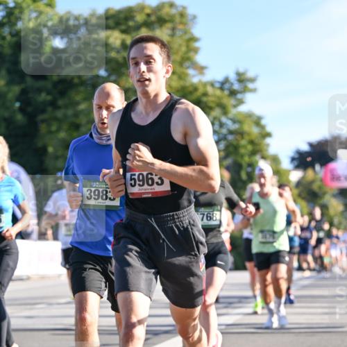 07.09.2025 - BARMER Alsterlauf Dr. Thomas Lammeyer http://msf.ph/oto/8707681 07.09.2025 09:28:34 Laufen 36, 3983, 5963, 768 meine-sportfotos.de