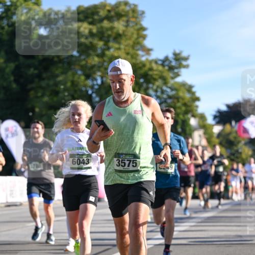 07.09.2025 - BARMER Alsterlauf Dr. Thomas Lammeyer http://msf.ph/oto/8707695 07.09.2025 09:28:37 Laufen 1703, 6043, 136, 3575, 49 meine-sportfotos.de