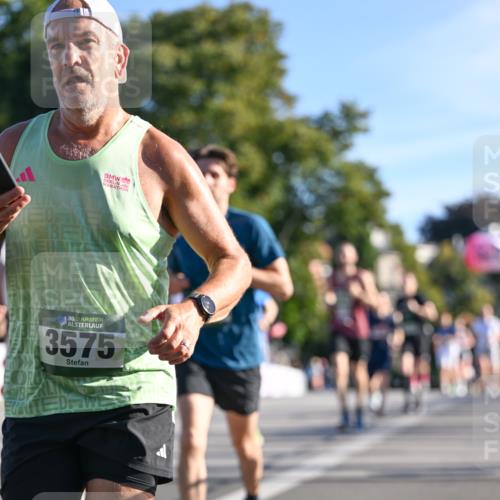 07.09.2025 - BARMER Alsterlauf Dr. Thomas Lammeyer http://msf.ph/oto/8707701 07.09.2025 09:28:37 Laufen 1636, 3575 meine-sportfotos.de
