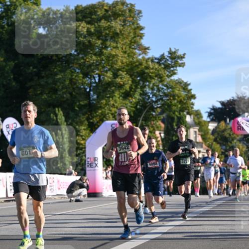 07.09.2025 - BARMER Alsterlauf Dr. Thomas Lammeyer http://msf.ph/oto/8707711 07.09.2025 09:28:39 Laufen 601, 3942, 4098, 5724, 554 meine-sportfotos.de