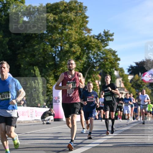 07.09.2025 - BARMER Alsterlauf Dr. Thomas Lammeyer http://msf.ph/oto/8707713 07.09.2025 09:28:40 Laufen 6016, 196, 4098, 5724 meine-sportfotos.de