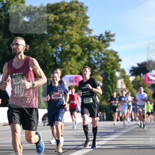 07.09.2025 - BARMER Alsterlauf Dr. Thomas Lammeyer http://msf.ph/oto/8707721 07.09.2025 09:28:41 Laufen 3942, 4206, 4098, 5724 meine-sportfotos.de