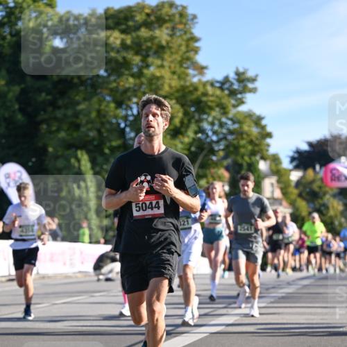 07.09.2025 - BARMER Alsterlauf Dr. Thomas Lammeyer http://msf.ph/oto/8707744 07.09.2025 09:28:45 Laufen 5044, 321, 2541 meine-sportfotos.de