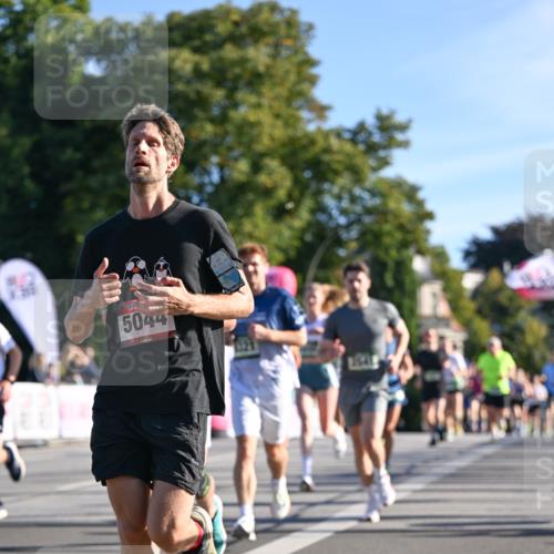 07.09.2025 - BARMER Alsterlauf Dr. Thomas Lammeyer http://msf.ph/oto/8707747 07.09.2025 09:28:45 Laufen 5044 meine-sportfotos.de