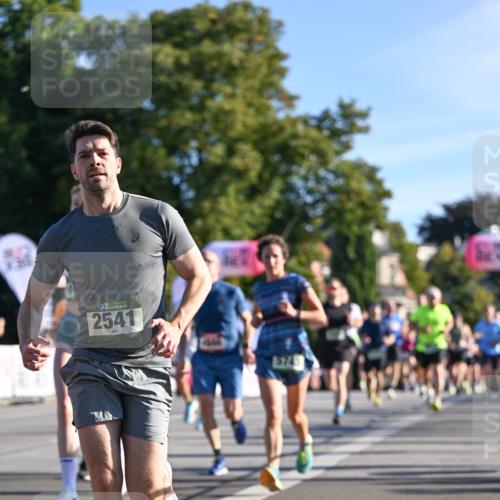 07.09.2025 - BARMER Alsterlauf Dr. Thomas Lammeyer http://msf.ph/oto/8707761 07.09.2025 09:28:47 Laufen 2541, 5746, 54 meine-sportfotos.de