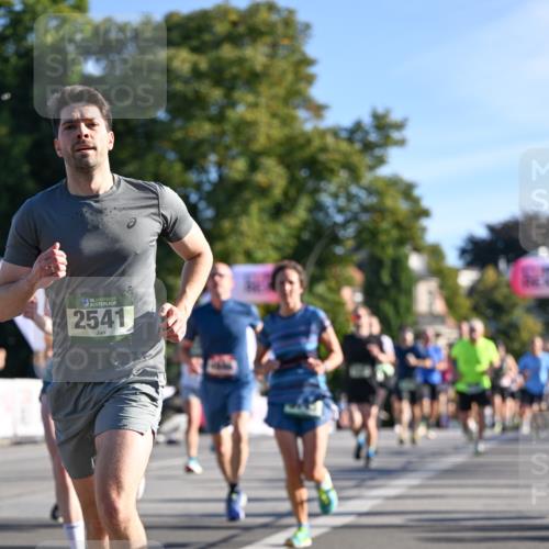 07.09.2025 - BARMER Alsterlauf Dr. Thomas Lammeyer http://msf.ph/oto/8707762 07.09.2025 09:28:47 Laufen 36, 2541, 54 meine-sportfotos.de