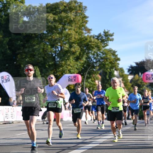 07.09.2025 - BARMER Alsterlauf Dr. Thomas Lammeyer http://msf.ph/oto/8707782 07.09.2025 09:28:51 Laufen 2626, 4196, 5340, 2790, 54 meine-sportfotos.de