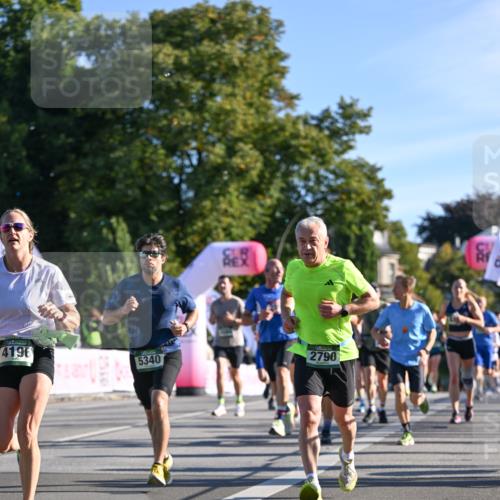 07.09.2025 - BARMER Alsterlauf Dr. Thomas Lammeyer http://msf.ph/oto/8707789 07.09.2025 09:28:52 Laufen 4196, 5340, 2790 meine-sportfotos.de