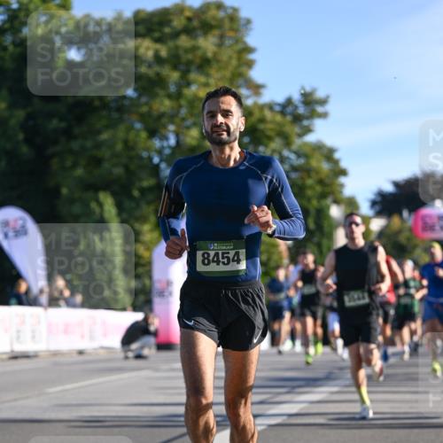 07.09.2025 - BARMER Alsterlauf Dr. Thomas Lammeyer http://msf.ph/oto/8707889 07.09.2025 09:29:09 Laufen 912, 36, 8454 meine-sportfotos.de