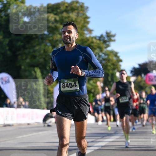 07.09.2025 - BARMER Alsterlauf Dr. Thomas Lammeyer http://msf.ph/oto/8707890 07.09.2025 09:29:09 Laufen 8454 meine-sportfotos.de