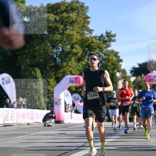 07.09.2025 - BARMER Alsterlauf Dr. Thomas Lammeyer http://msf.ph/oto/8707896 07.09.2025 09:29:10 Laufen 3544 meine-sportfotos.de