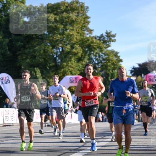 07.09.2025 - BARMER Alsterlauf Dr. Thomas Lammeyer http://msf.ph/oto/8707909 07.09.2025 09:29:12 Laufen 4354, 5248, 3404, 20, 2253, 52, 59, 5043 meine-sportfotos.de