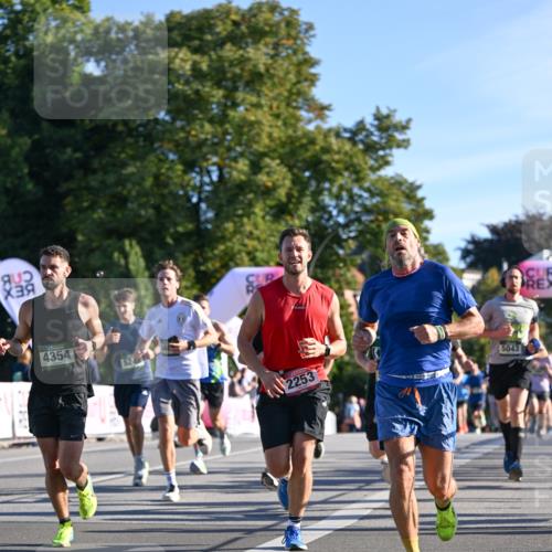 07.09.2025 - BARMER Alsterlauf Dr. Thomas Lammeyer http://msf.ph/oto/8707911 07.09.2025 09:29:12 Laufen 4354, 2253, 5043 meine-sportfotos.de