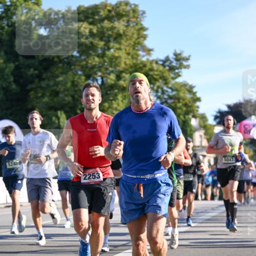 07.09.2025 - BARMER Alsterlauf Dr. Thomas Lammeyer http://msf.ph/oto/8707916 07.09.2025 09:29:13 Laufen 2253, 5043 meine-sportfotos.de