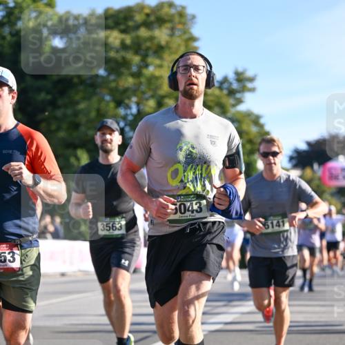 07.09.2025 - BARMER Alsterlauf Dr. Thomas Lammeyer http://msf.ph/oto/8707932 07.09.2025 09:29:16 Laufen 53, 3563, 36, 5043, 10, 6141 meine-sportfotos.de