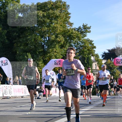 07.09.2025 - BARMER Alsterlauf Dr. Thomas Lammeyer http://msf.ph/oto/8707948 07.09.2025 09:29:19 Laufen 8449, 2777, 8161, 5881, 3555, 344, 290 meine-sportfotos.de