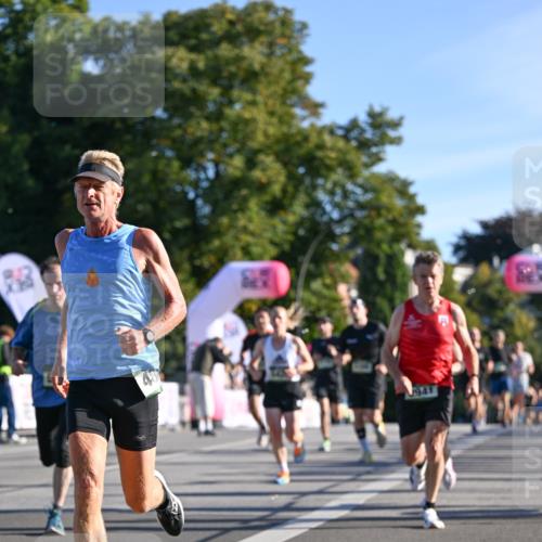 07.09.2025 - BARMER Alsterlauf Dr. Thomas Lammeyer http://msf.ph/oto/8707985 07.09.2025 09:29:25 Laufen 54 meine-sportfotos.de