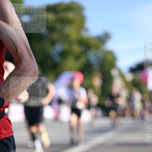 07.09.2025 - BARMER Alsterlauf Dr. Thomas Lammeyer http://msf.ph/oto/8708005 07.09.2025 09:29:28 Laufen  meine-sportfotos.de