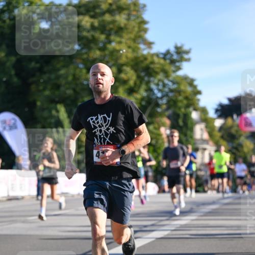 07.09.2025 - BARMER Alsterlauf Dr. Thomas Lammeyer http://msf.ph/oto/8708058 07.09.2025 09:29:37 Laufen 112, 4, 36 meine-sportfotos.de