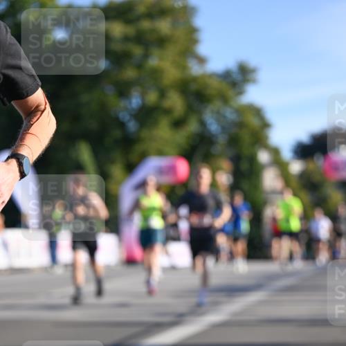 07.09.2025 - BARMER Alsterlauf Dr. Thomas Lammeyer http://msf.ph/oto/8708062 07.09.2025 09:29:38 Laufen  meine-sportfotos.de
