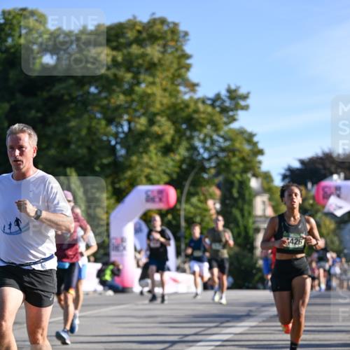 07.09.2025 - BARMER Alsterlauf Dr. Thomas Lammeyer http://msf.ph/oto/8708107 07.09.2025 09:29:48 Laufen 426 meine-sportfotos.de