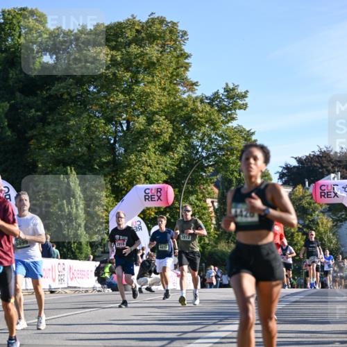 07.09.2025 - BARMER Alsterlauf Dr. Thomas Lammeyer http://msf.ph/oto/8708112 07.09.2025 09:29:49 Laufen 5899, 2918, 4010, 2912 meine-sportfotos.de