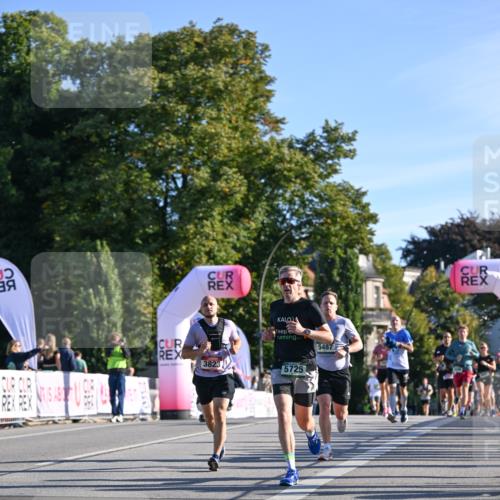 07.09.2025 - BARMER Alsterlauf Dr. Thomas Lammeyer http://msf.ph/oto/8708155 07.09.2025 09:29:56 Laufen 5487, 3823, 5725 meine-sportfotos.de